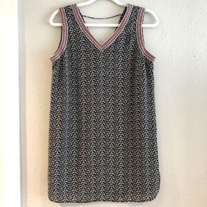 The Limited Black and White Sleeveless Tunic Blouse